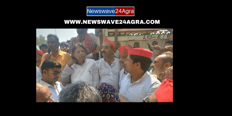  समाजवादी पार्टी ने डीवीवीएनएल दफ्तर पर किया विरोध प्रदर्शन, पुलिस का लाठीचार्ज