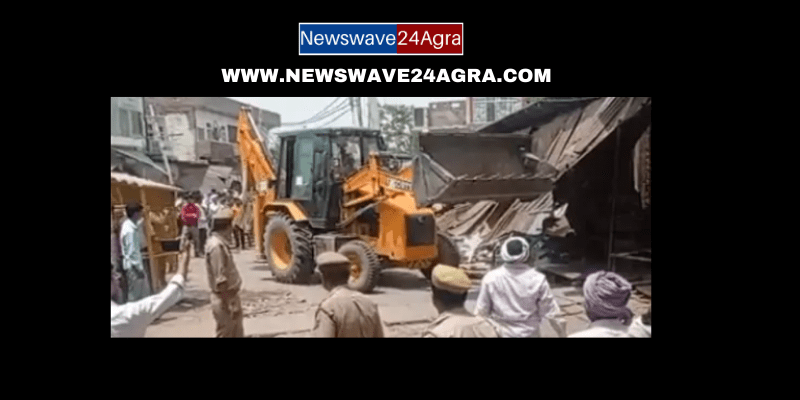  खेरागढ़ में पंहुचा बुलडोजर – प्रशासन ने हटवाया अतिक्रमण, नोक झोंक के बीच चला बुलडोजर